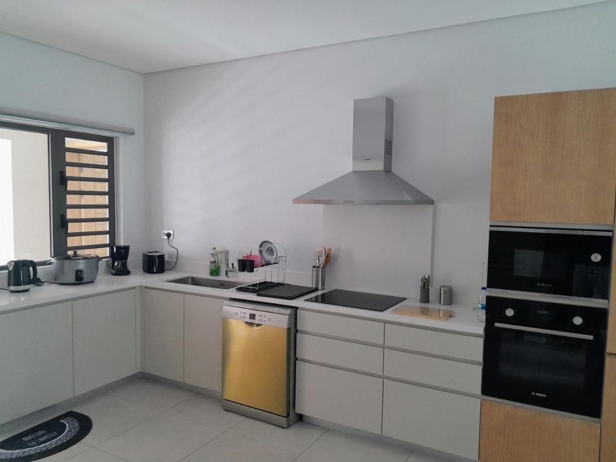 Joli Appartement Neuf, Route Cotiere Гранд-Бэй Экстерьер фото