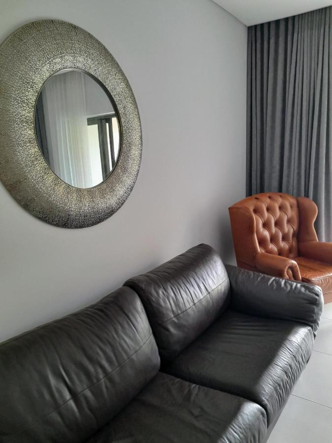 Joli Appartement Neuf, Route Cotiere Гранд-Бэй Экстерьер фото
