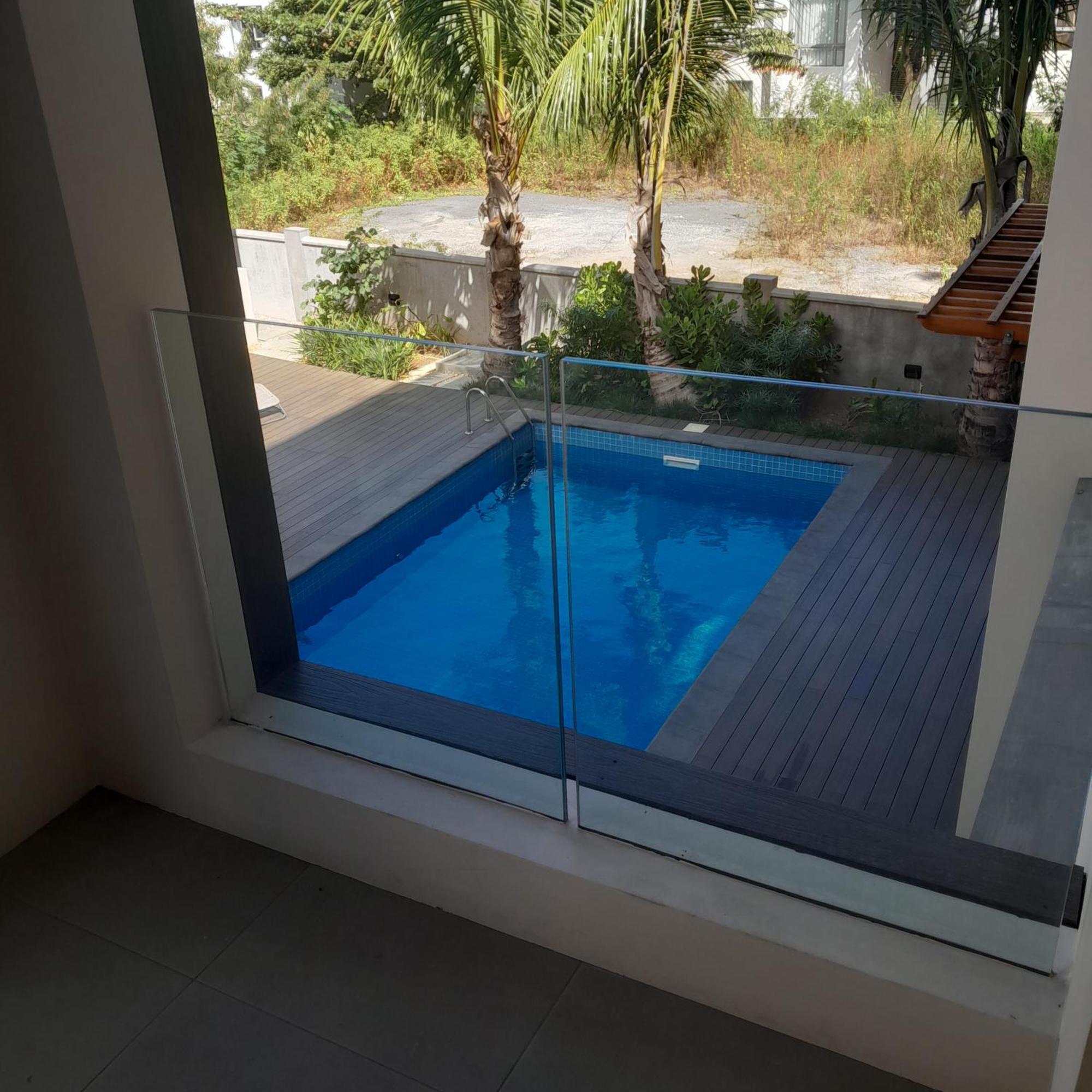Joli Appartement Neuf, Route Cotiere Гранд-Бэй Экстерьер фото